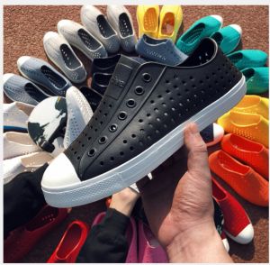 x รองเท้าแตะรัดส้นพื้นนิ่มลูกค้า ซึ่งเป็นการผลิตที่ได้จากซอฟต์แวร์ x สำหรับฤดูร้อนรองเท้าชายหาดสำหรับคู่รักรองเท้าแตะลำลองสำหรับชายหญิง