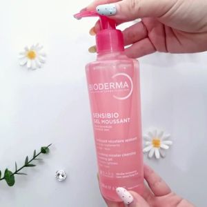 Gel Rửa Mặt B.i.o Sensibio Gel Moussant  Dịu Nhẹ Làm Sạch Sâu Cho Da Nhạy Cảm Da Dầu Da Hỗ Hợp 200ml - giúp nhẹ nhàng làm sạch thanh lọc da giảm mụn và hạn chết tăng tiết bã nhờn nhờ thành phần kẽm Gluconate và đồng Sulphate. Với cơ chế làm sạch da