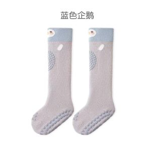 Baby socksถุงเท้าเด็กรุ่นยาวถึงเข่า ลายน่ารัก  มีกันลื่น ระบายอากาศ ถุงเท้าเด็กอ่อน ถุงเท้ายาว