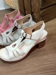[Free Shipping] 2026 Summer New Vintage Roman Style Flat Sandals For Women Square Toe Open Toe Simple Design With Rhinestone Decoration For Beach