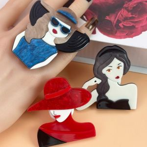 NOVELLEO วงกลมนิ้ว แหวนศิลปะที่เกินจริง ไม่ซึมน้ำ ไม่สม่ำเสมอ แหวนอะคริลิคแบบนามธรรม ตลก แบบอเมริกัน วงกลมนิ้วผู้หญิงสมัยใหม่ ผู้หญิง