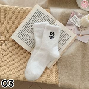 ถุงเท้าผ้ากำมะหยี่ ถุงเท้าขนมิ้งนุ่มใส่สบาย ช่วยให้เท้าอบอุ่น ถุงเท้าขนแกะ ถุงเท้าแฟชั่นสไตล์เกาหลี พร้อมส่ง!!!