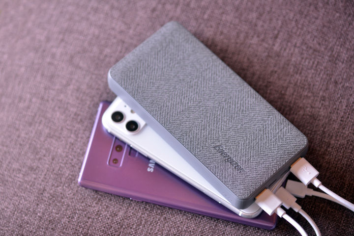 S%E1%BA%A1c%20d%E1%BB%B1%20ph%C3%B2ng%20Energizer%20UE20043%20-20000mAh%202%20c%E1%BB%95ng%20USB%20output,%20b%E1%BB%8Dc%20v%E1%BA%A3i%20Fabric%20th%E1%BB%9Di%20trang%20ch%E1%BB%91ng%20b%C3%A1m%20v%C3%A2n%20tay%20-%20Image%207