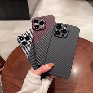 Applicable iPhone17 Ultra-thin Carbon Fiber Pattern Kevlar Full Coverage Phone Case 16ProMax Shockproof Hard Case