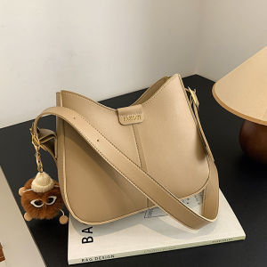 beautywomen พร้อมส่ง กระเป๋าสะพายข้าง หนังPU แถมฟรีพวงกุญแจ