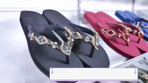 [Free Shipping] Rhinestone flip-flops BlingBling new style glass colored diamond slippers for women flat-soled beach sandals