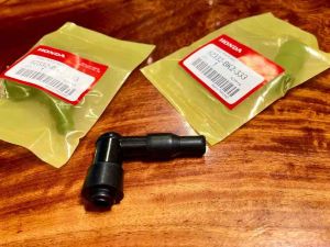 เทียน W100 W125 Dream W110s Y100 Rc100 Smash Spark Belle100 ขั้วทองเหลือง มีฉนวนกันไฟรั่ว กันน้ำ ชัวร์ 100% - แท้ BK