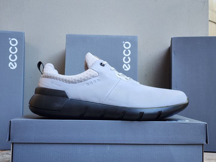 shoes with forefoot cushioning