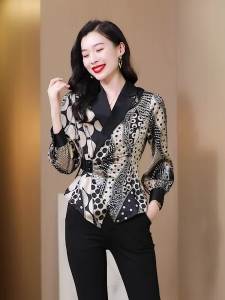 AMMIN 2025 Autumn New Fashion Color Block V-Neck Tie Waist Design Satin Printed Shirt for Women Korean Style Asymmetric Geometric Print Long Sleeve Elegant Blouse