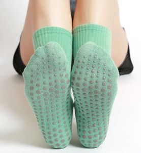 KAOS KAKI OLAHRAGA DANCE ANTI SLIP PANJANG TINGGI SE BETIS YOGA SOCKS YPH