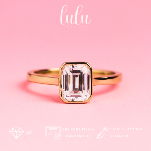 Lulu Moissanite Jewelry - Perhiasan Wanita Cincin Solitaire Berlian Moissanite 1 Carat Lapis Emas 18K - Dakota Solitaire Emerald Cut Moissanite Ring  1CT/2CT Sertifikat GRA