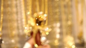 TX013 Crystal Floral Brooch Gold Orchid Inlaid With Diamonds And Pearls Coat Accessory Pin