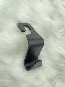 Móc Treo Đồ Sau Ghế cacbon Có Logo Hãng Xe Sang Trọng Tiện Lợi