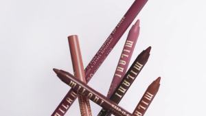 Milani Keep It Full Plumping Lip Liner - Long-Lasting Creamy Pencil for Visibly Fuller Lips - 8-Hour Wear with Chili Extract & Maxi-Lip - Vegan & Cruelty-Free Made in USA Fire Sign
