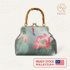 daidai (Ready Stock) Women Lotus Wood Handle Handbag Chain Shoulder Elegant Chinese Bag 古风包旗袍绣花金口复古民刺绣中国风斜跨手提拎包荷亭初雨