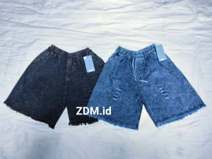 Celana Pendek Jeans Wanita Jumbo & Celana Hotpants Jeans Wanita Rawis Terbaru