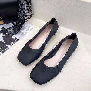 sandals for women fashionable and versatile square toe soft sole casual waterproof sandals