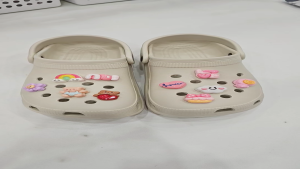 Charm gắn dép mẫu A49 sticker gắn dép sục