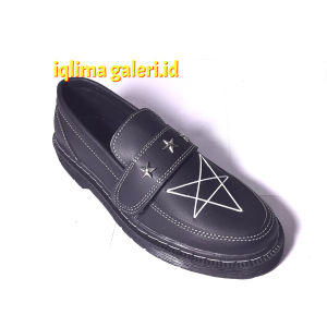 sepatu loafers docmart emblem bintang hitam pria sepatu slip on lover hitam