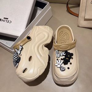 Free Shipping Wear These 10Cm Height-Increasing Clogs For Your Wedding Photoshoot.They Are Cute Cartoon-Themed And Perfect For Summer Wear.These Thick-Soled Clogs Are Ideal For Outdoor Use
