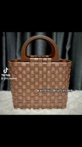 👜 กระเป๋าสาน เส้นพลาสติก 🌰 สีสนิม สไตล์เอิร์ธโทน 👜 Earthtone 💰 Rustcolour รุ่นใช้เป็นของฝากของที่ระลึก 👜 💸 เรียบหรูดูแพง