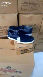 Sepatu Pria Lozta M - 01 Casual Slip On Terbaru