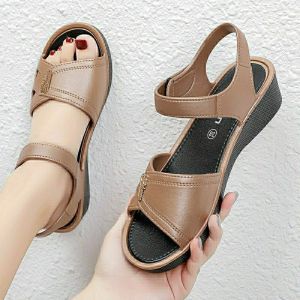 [Free Shipping] Fashionable Mom Sandals With Plastic Soft Soles Comfortable Non-Slip Wear-Resistant With Velcro Fastening And Faux Leather Strap Uppers