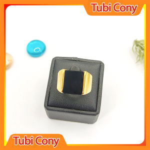 Nhẫn nam mặt vuông đá đen mang phong cách sang trọng
