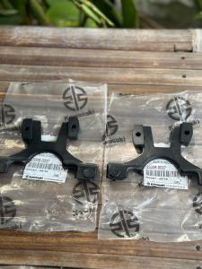 BREKET BRACKET SPEEDOMETER SPIDOMETER NINJA SS ORIGINAL KAWASAKI
