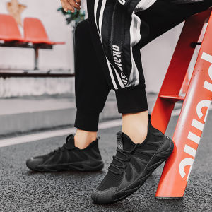 QZshop แฟชั่นใหม่ รองเท้าลําลองสําหรับผู้ชาย สไตล์เกาหลี นำเทรนด์แฟชั่น ระบายอากาศสวมใส่สะดวกสบาย ใส่ได้ทุกโอกาส ขอบดีที่ไม่ควรพลาด