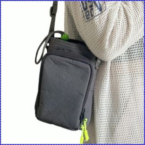 กระเป๋าใส่โทรศัพท์มือถือ ความรู้สึกของแฟชั่น โครงสร้างกะทัดรัด กระเป๋ากีฬา น้ำหนักเบา ผ้าอ๊อกซ์ฟอร์ด