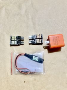 Combo đèn xi nhan led T15 + mạch hazad + cục chớp tăng chỉnh