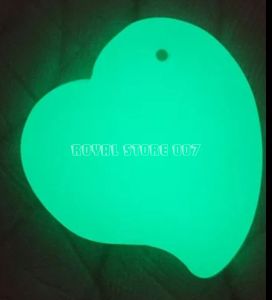 Liontin batu plourite bisa bersinar dikegelapan liontin batu magic liontin batu aura liontin batu giok glow in the dark