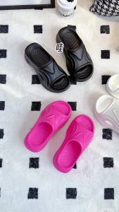[Free Shipping] Parisian thick-soled womens summer new fashion outdoor height-increasing sandals beach non-slip high-heeled slide sandals