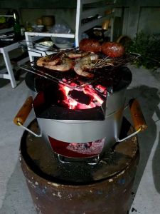 เตาเหล็ก หลักการกับ ด้ามจับแบบไม้ นอนมีใช้งานทุกอุปกรณ์ ทนทานทุกฤดูกาล เลิกเบื่อสัก ที่จับเตา รวมในการบริหารยุคสมัย