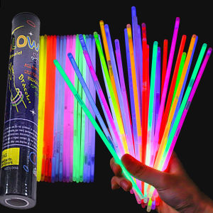 AILEBE ของเล่น แท่งเรืองแสง 100pcs ผสม 8 สี (ฟรี ขั้วต่อสร้อยข้อมือ) กำไลเรืองแสง ของเล่นเรืองแสง อุปกรณ์ปาร์ตี้ จัดส่งจากประเทศไทย Glow Sticks