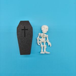 IUTRE Flexible Joints Articulated Skeleton Removable Plastics Coffin Boxes Halloween Toy Creative 3D-Printed Posable Skeleton Home Decoration