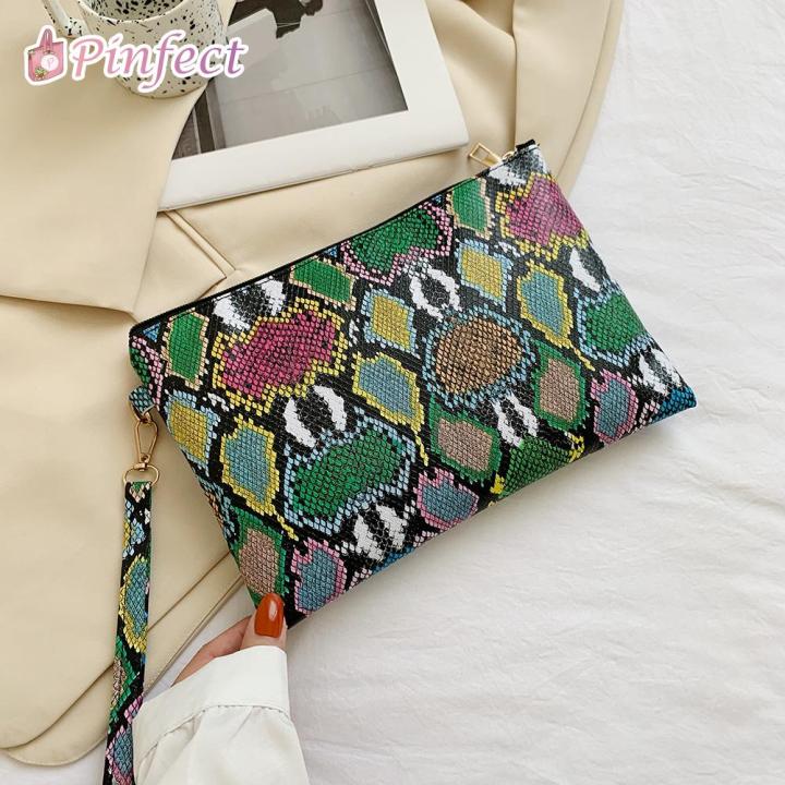 [Pinfect] Fashion Retro Snake Pattern Leather Clutch Women