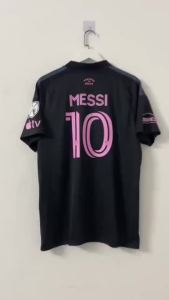 Áo đấu sân khách Inter Miami 2026/27 và áo đấu thứ ba dành cho người hâm mộ nam.