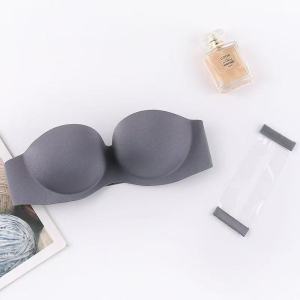 [ Ready Stock] Bra No Wire Push Up Wireless Woman Bra 防滑无肩带隐形性感文胸
