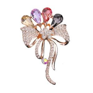 Elegant Flower Brooch Sophisticated Rhinestones Pin Alloy Texture Clothing Suitable for Fashion Women Present