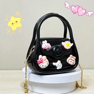 พร้อมส่ง กระเป๋าแฟชั่นจิ๋วน่ารักๆ ( ติดการ์ตูนเอง)ตามใจชอบ DIY วางมือด้วยตัวเอง กระเป๋าซิลิโคนน่ารักๆ กระเป๋าสะพายข้าง มีตุ๊กตาน่ารักและตัวอักษรภาษาอังกฤษสวยๆให้เลือก