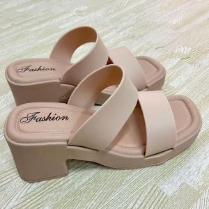 Lady block heel dua straps daily wear slip on rubber mules