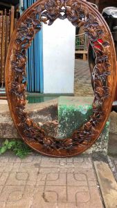 Pigura mawar eropa model oval 80x60 jati ukir