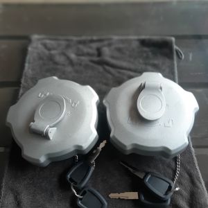 Nắp bình dầu nắp thùng dầu xe tải Howo STR kèm chìa khóa. Đường kính d120 lỗ dầu 86mm - Lazada