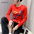 AMMIN 2024เสื้อยืดคอกลมแขนยาวสำหรับ Cetakan Alfabet ลายเรขาคณิตเรียบง่ายสำหรับฤดูใบไม้ผลิและฤดูใบไม้ร่วงเสื้อยืดผู้หญิงสไตล์เกาหลีเสื้อสำหรับผู้หญิงจีนสีแดง. 