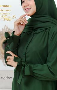 Set Abaya dan Khimar jumbo hermosa bahan wolfis polos warna hijau botol-set Abaya polos ijo botol