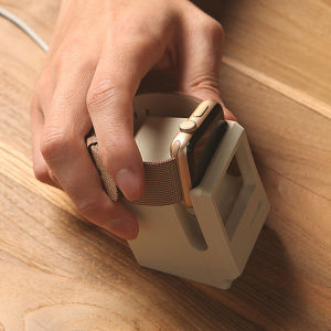 Creative Astronaut Watch Stand for Apple Watch series 7 6 5 4 3 2 1 Watch Charging Base Storage Rack Support Watch Holder Watch Stand