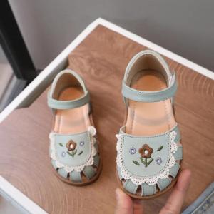 Summer Girls Sandals Delicately Embroidered Flower Lace Childrens Casual Sandals Close Toe Soft Leather Little Kids Shoes