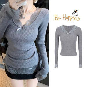 Miko พร้อมส่ง🐰🌷เสื้อยืดแขนยาว แต่งขอบลูกไม้สุดเซ็กซี่ คอวีติดโบว์น่ารัก เสื้อครอปทรงเข้ารูป สีพื้นดูแพงผ้าดีแฟชั่นผู้หญิง